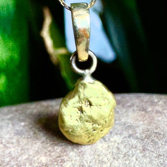 e.DeHaven Jewelry - E.DeHaven 22k Nugget Pendant